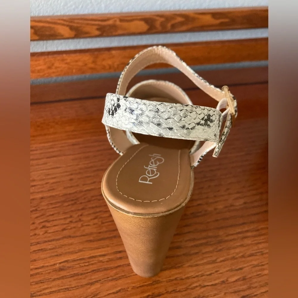 REFRESH Black & White Snake Embossed Rebeca Wedge Sandal Size 8 1/2 Women NWB